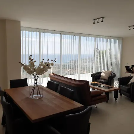 Luxury Villa In Residencial La Tagora Villa
