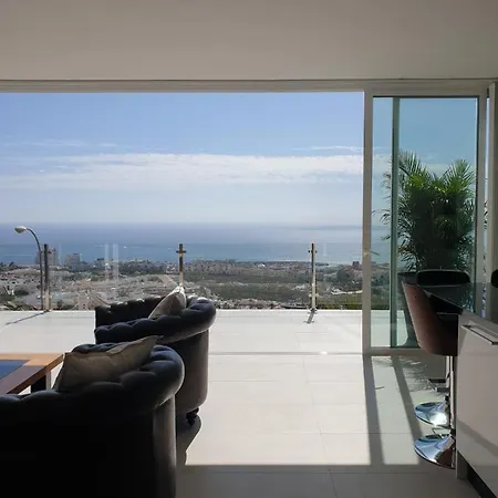 Luxury Villa In Residencial La Tagora