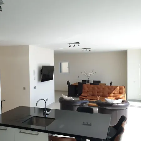 Luxury Villa In Residencial La Tagora Villa